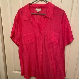 Lightweight Bright Pink Blouse. Looks great with any type bottom. Get it now! 😁